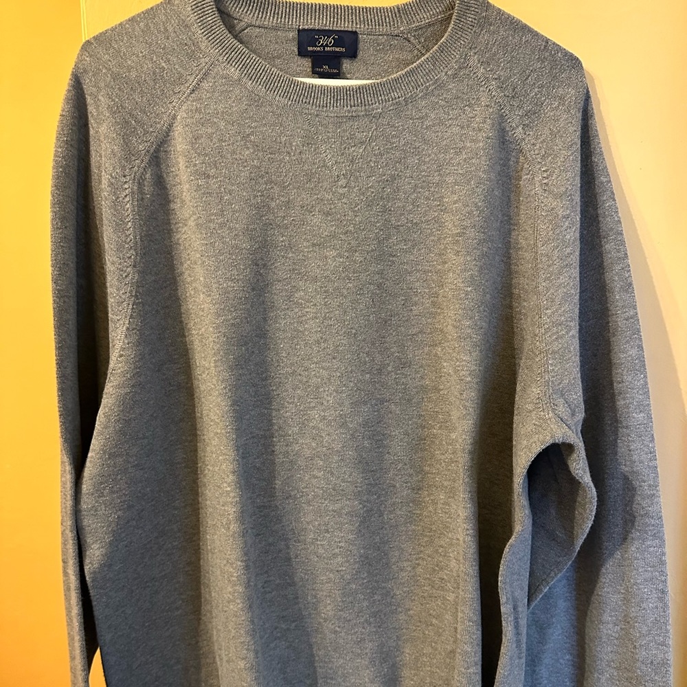 Like new! Brooks Brothers gray cotton sweatshirt